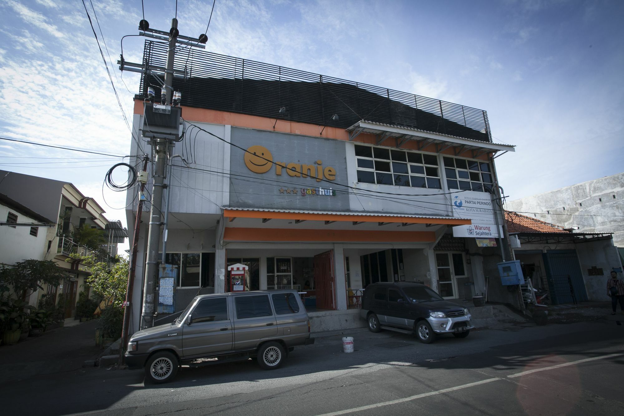 Hotel Reddoorz At Siwalankerto Surabaya Esterno foto