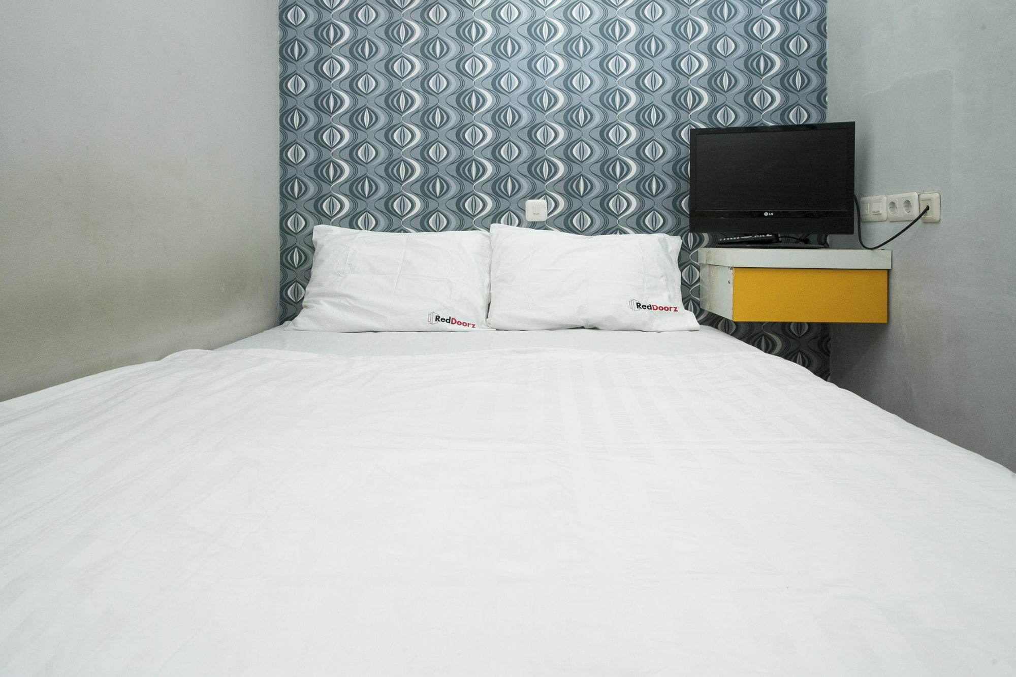 Hotel Reddoorz At Siwalankerto Surabaya Esterno foto